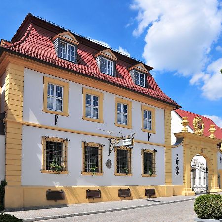Romantik Hotel Zehntkeller Ипхофен Екстериор снимка