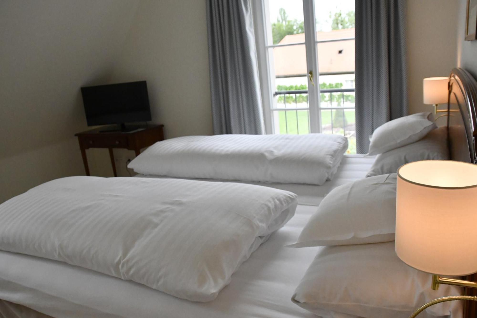 Romantik Hotel Zehntkeller Ипхофен Екстериор снимка