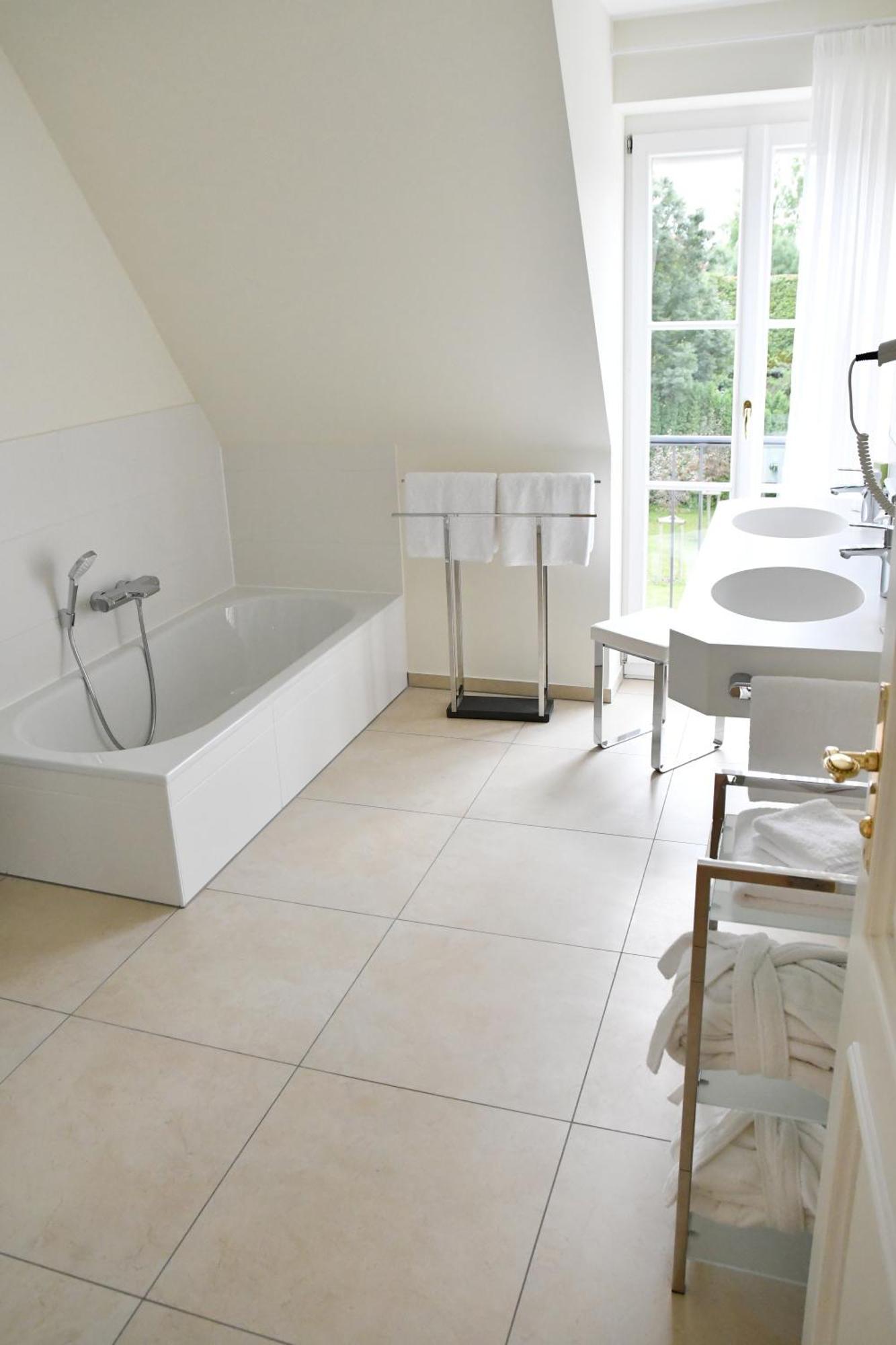 Romantik Hotel Zehntkeller Ипхофен Екстериор снимка