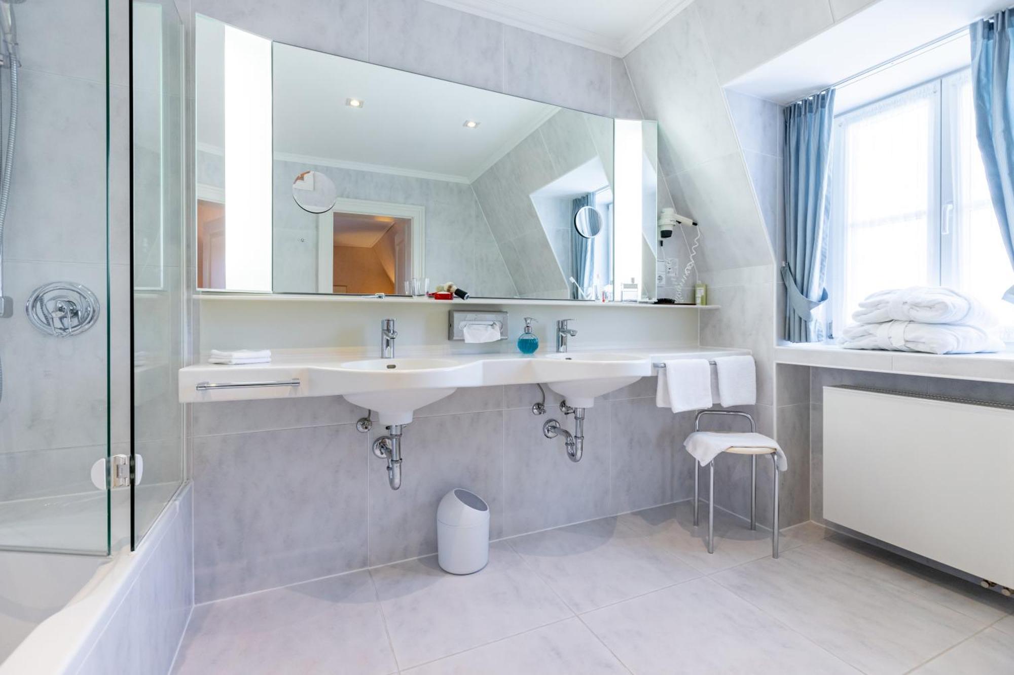 Romantik Hotel Zehntkeller Ипхофен Екстериор снимка