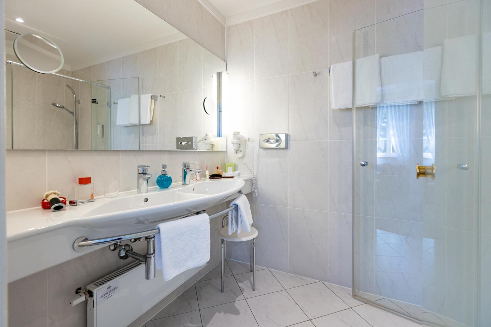 Romantik Hotel Zehntkeller Ипхофен Екстериор снимка