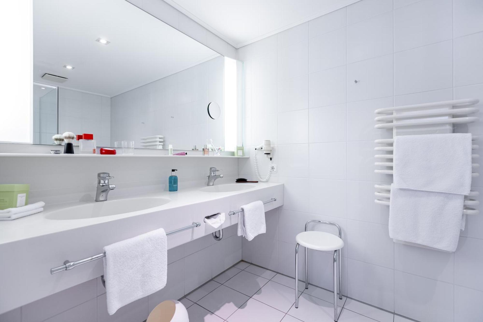 Romantik Hotel Zehntkeller Ипхофен Екстериор снимка