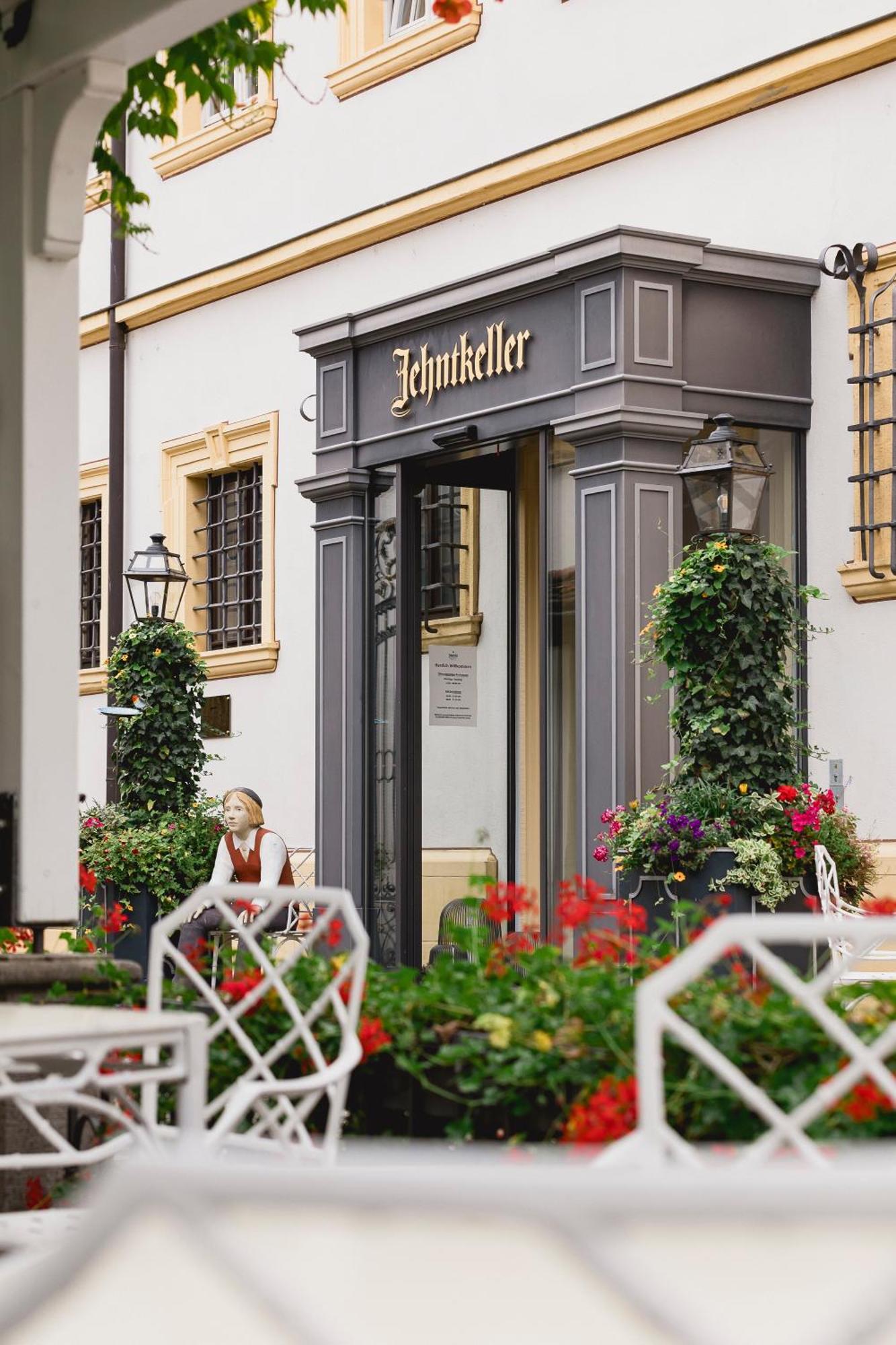 Romantik Hotel Zehntkeller Ипхофен Екстериор снимка